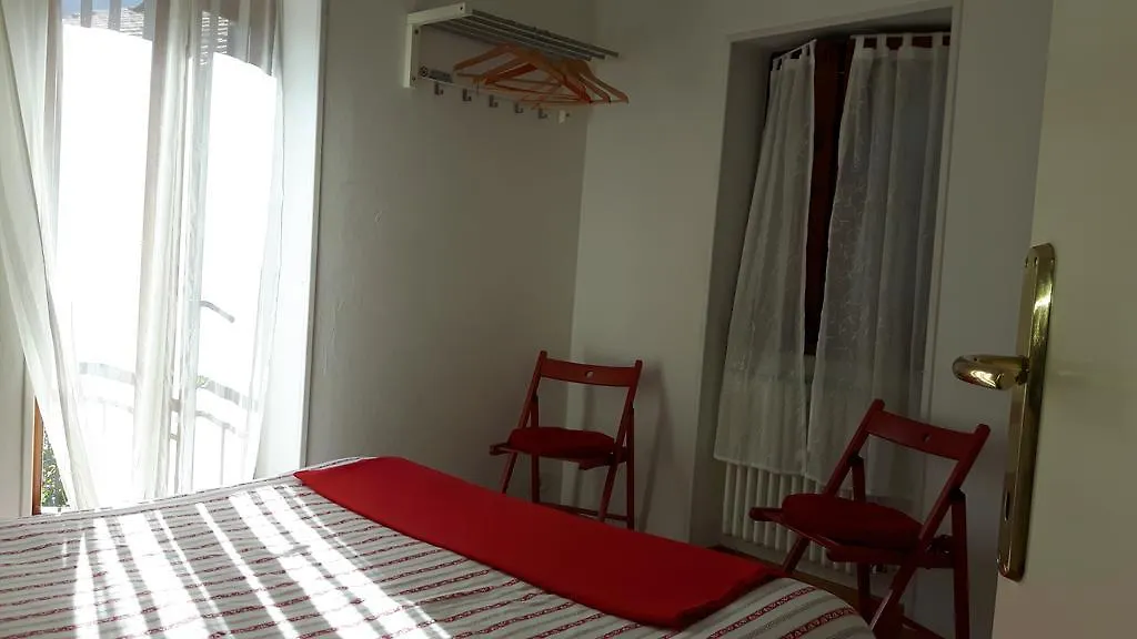 Hotel La Turr De Mezz à Nesso Maison d'hôtes