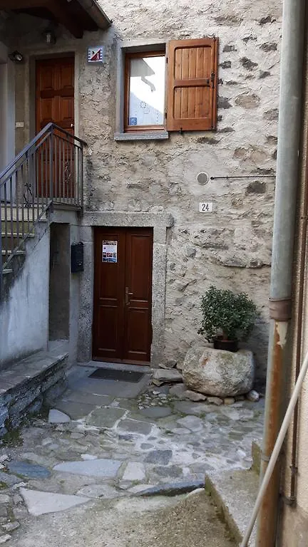 Hotel La Turr De Mezz à Nesso Maison d'hôtes
