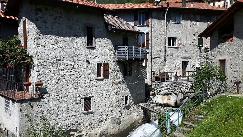 Hotel La Turr De Mezz à Nesso 3*,